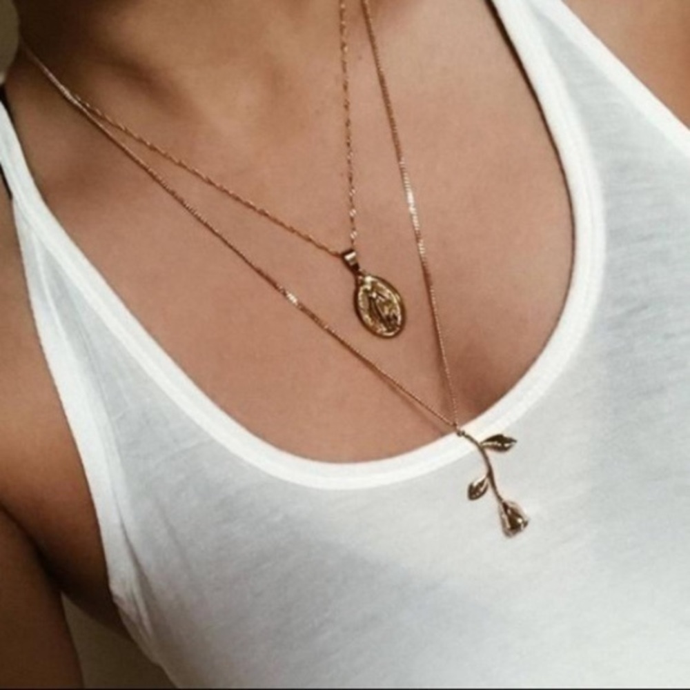 3/$30 💛 Multi Layered Rose Saint Necklace